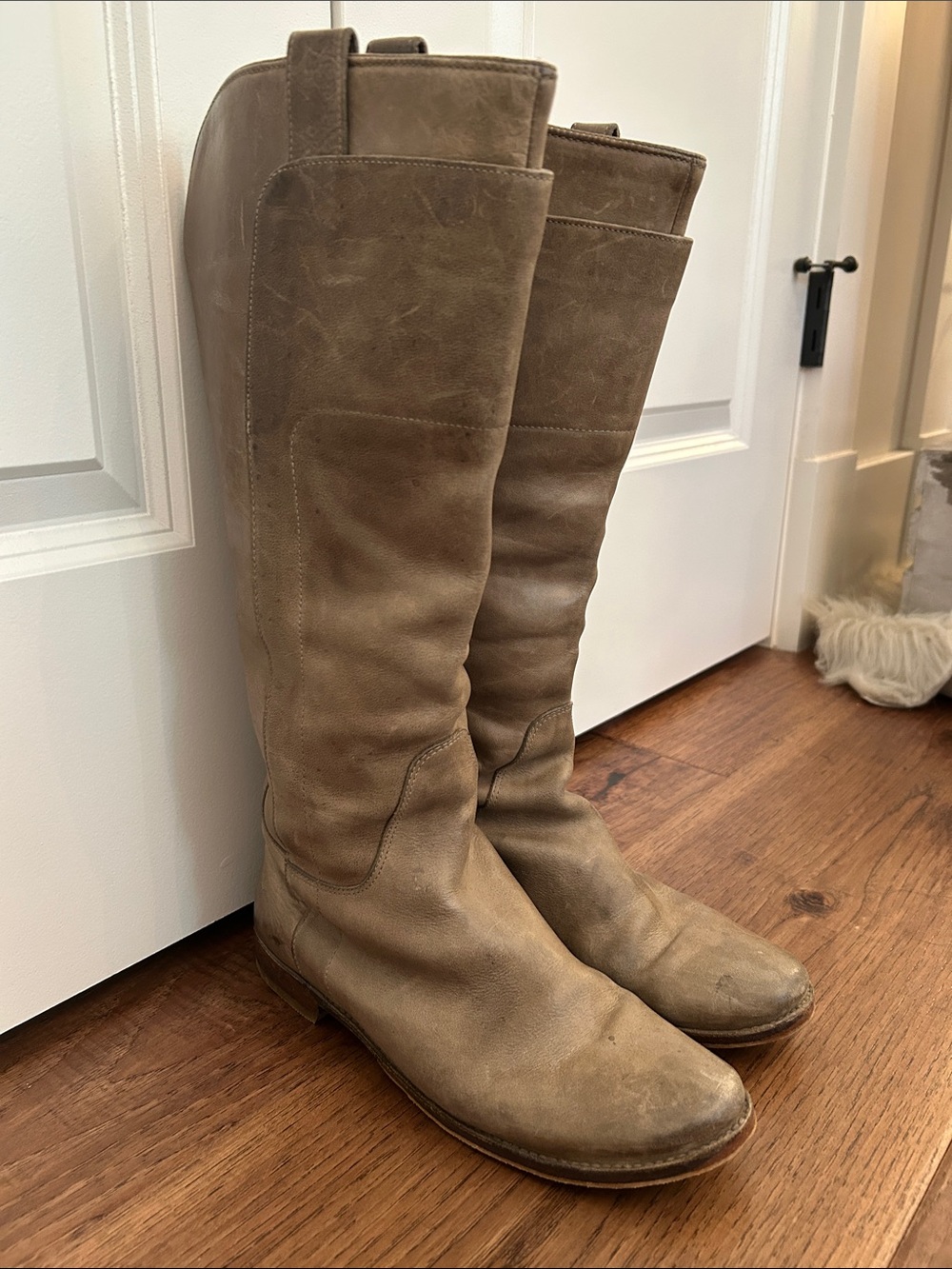Frye Leather Boots in Gray